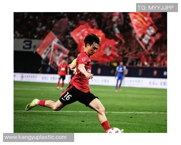 杨明足球明星的真实身份揭秘及其在足球界的影响力分析 杨明足球明星的真实身份揭秘及其在足球界的影响力分析