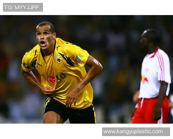 足球场上的传奇瞬间:明星球员们的精彩表现与难忘时刻回顾 足球场上的传奇瞬间:明星球员们的精彩表现与难忘时刻回顾