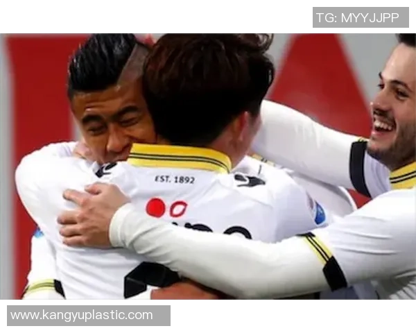 足球明星们的发胶选择揭秘时尚与运动的完美结合 足球明星们的发胶选择揭秘时尚与运动的完美结合