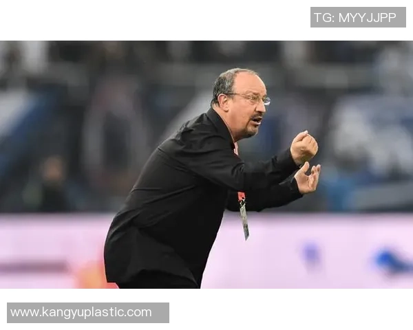 足球明星如何运用球杆技巧提升球场表现与竞技水平的探讨 足球明星如何运用球杆技巧提升球场表现与竞技水平的探讨